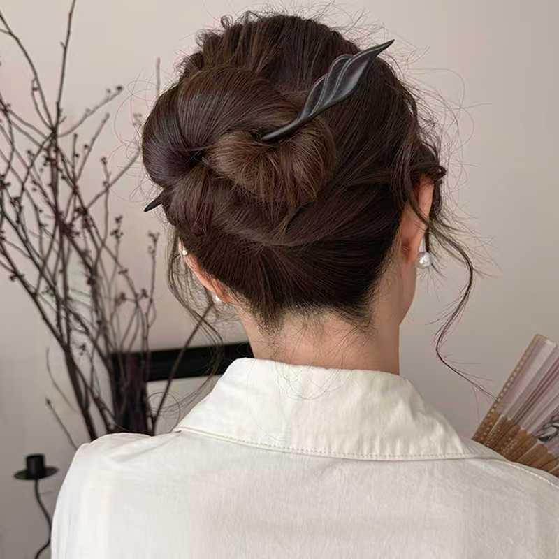 Travel Accessories High End - Ahşap Saç Tokası Zarif Oyma Saç